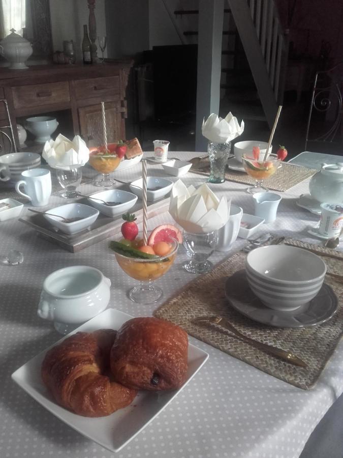 La Caldamente Bed & Breakfast Rieux-de-Pelleport Bagian luar foto